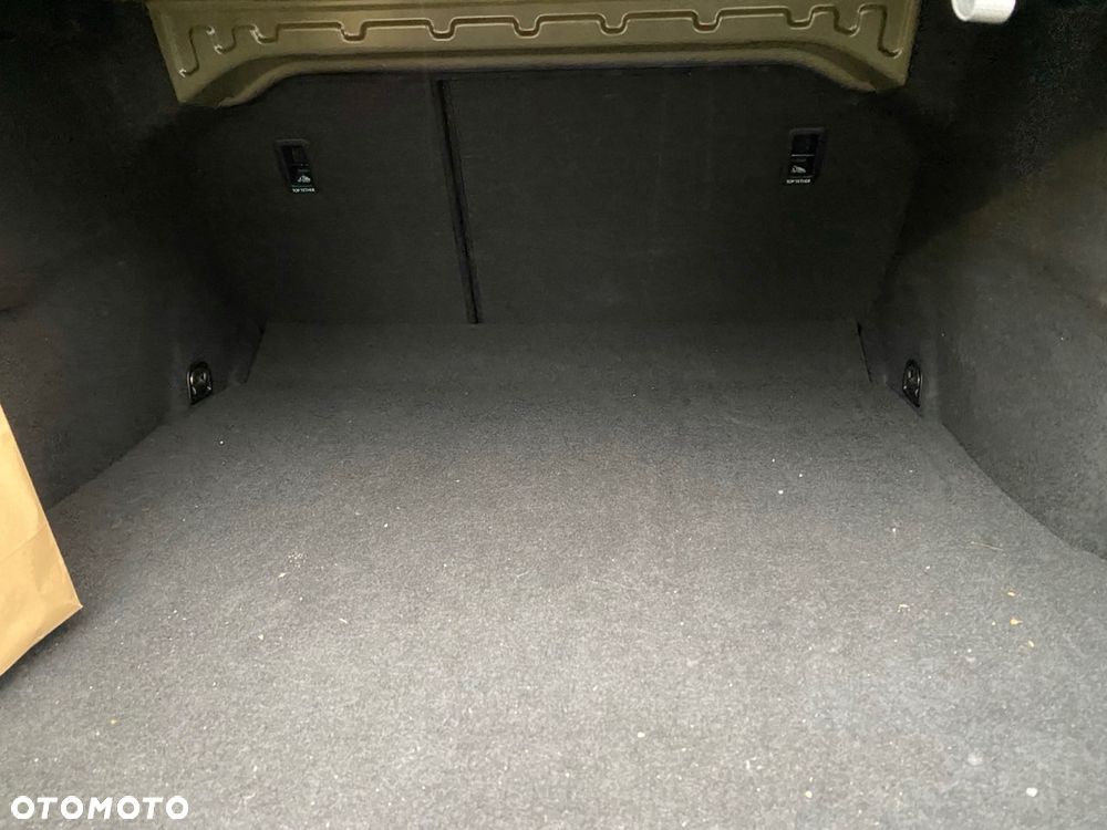 Volkswagen Passat 1.6 TDI BMT Trendline - 22