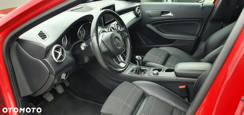 Mercedes-Benz GLA - 12