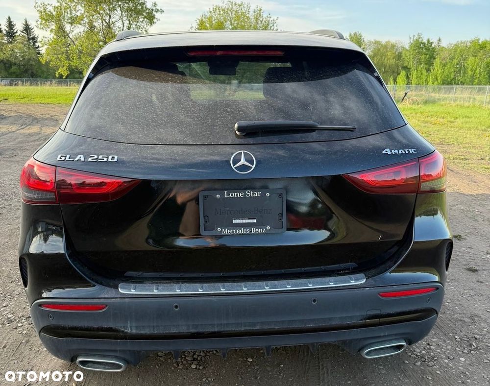 Mercedes-Benz GLA 250 4-Matic AMG Line - 12