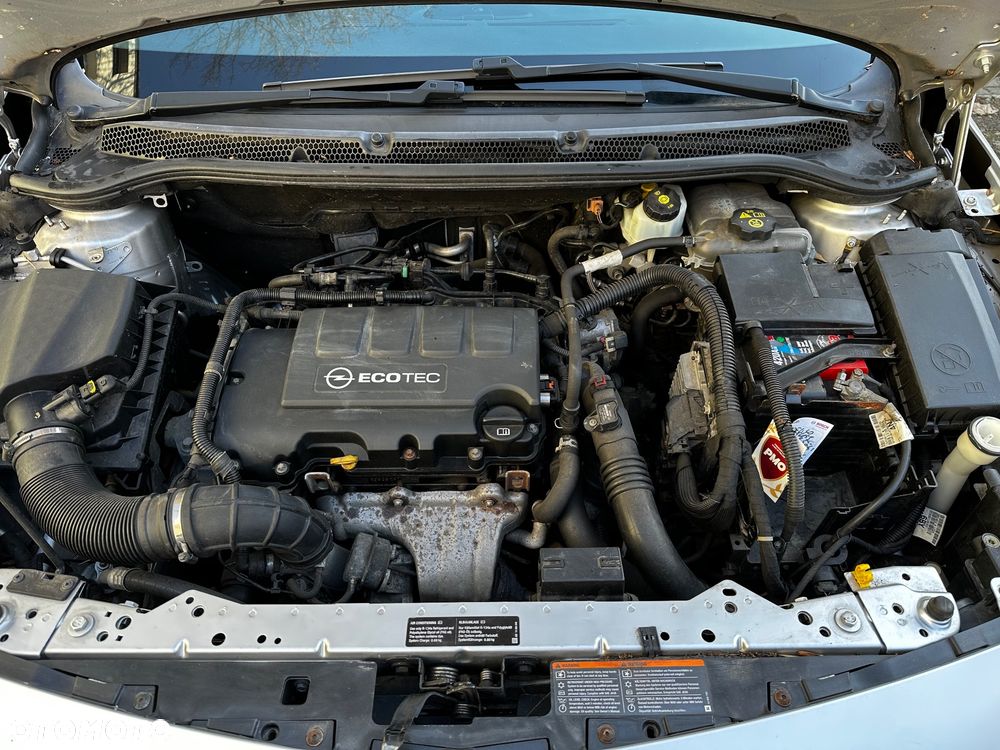 Opel Astra 1.4 T Cosmo - 9