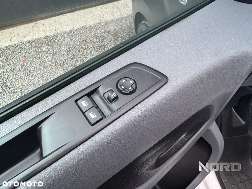 Peugeot Expert 2.0 - 17