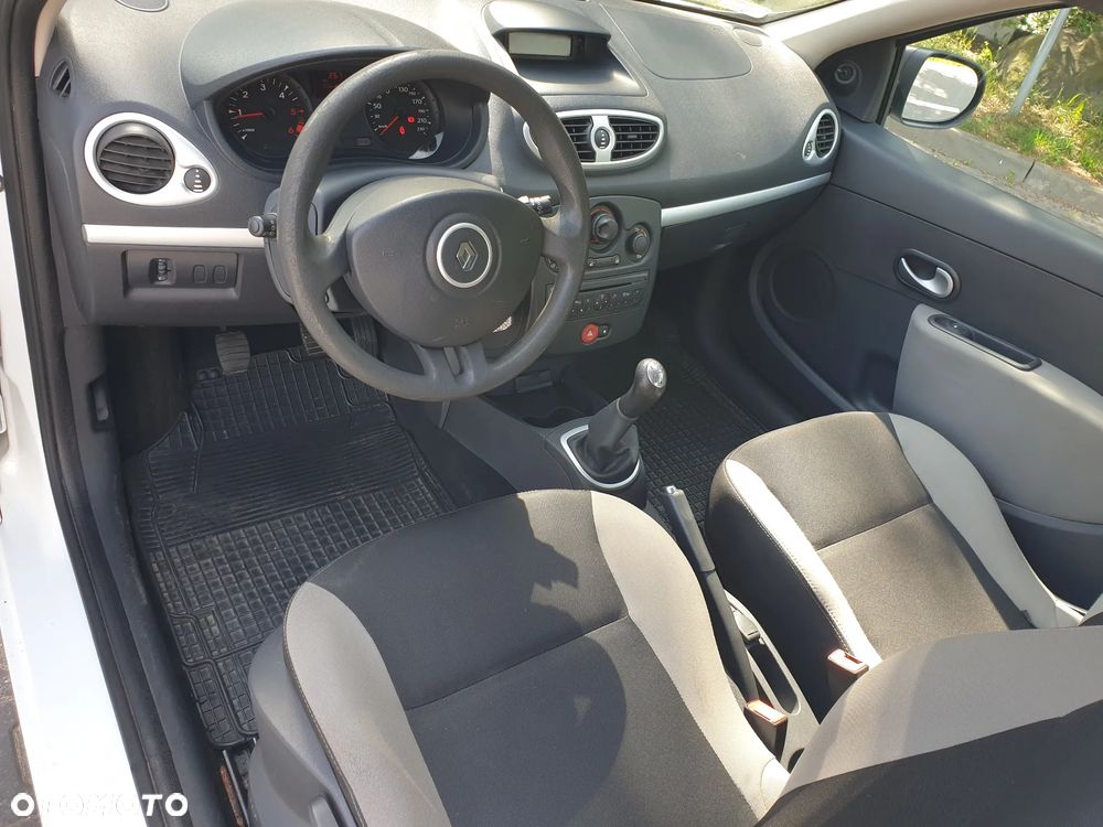 Renault Clio 1.5 dCi Alize - 6