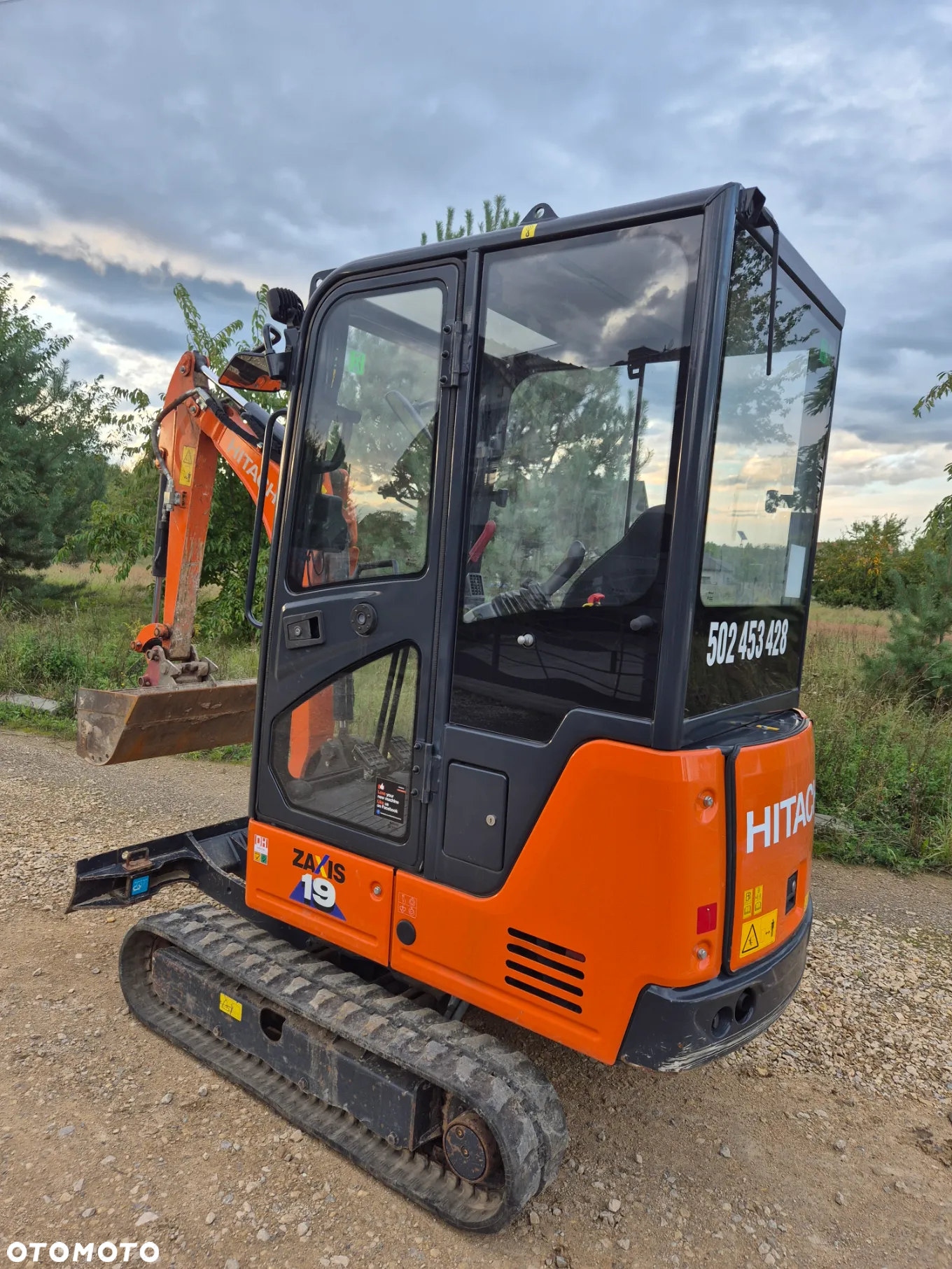 Hitachi ZX19 - 4