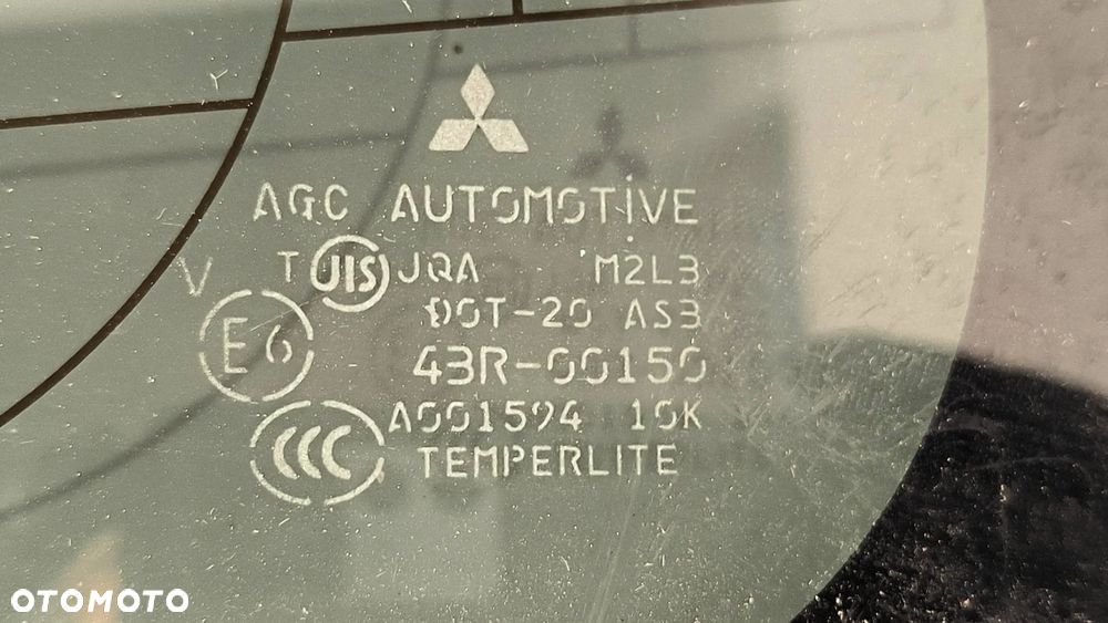 Szyba drzwi lewy tył DOT20AS3 Mitsubishi Pajero 2008 SUV Diesel 147kW 3200cm³ - 2