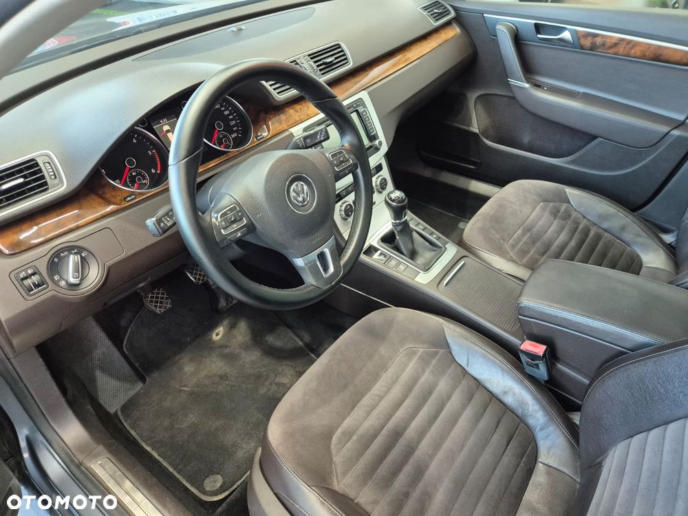 Volkswagen Passat 2.0 TDI BlueMotion Technology Highline - 15