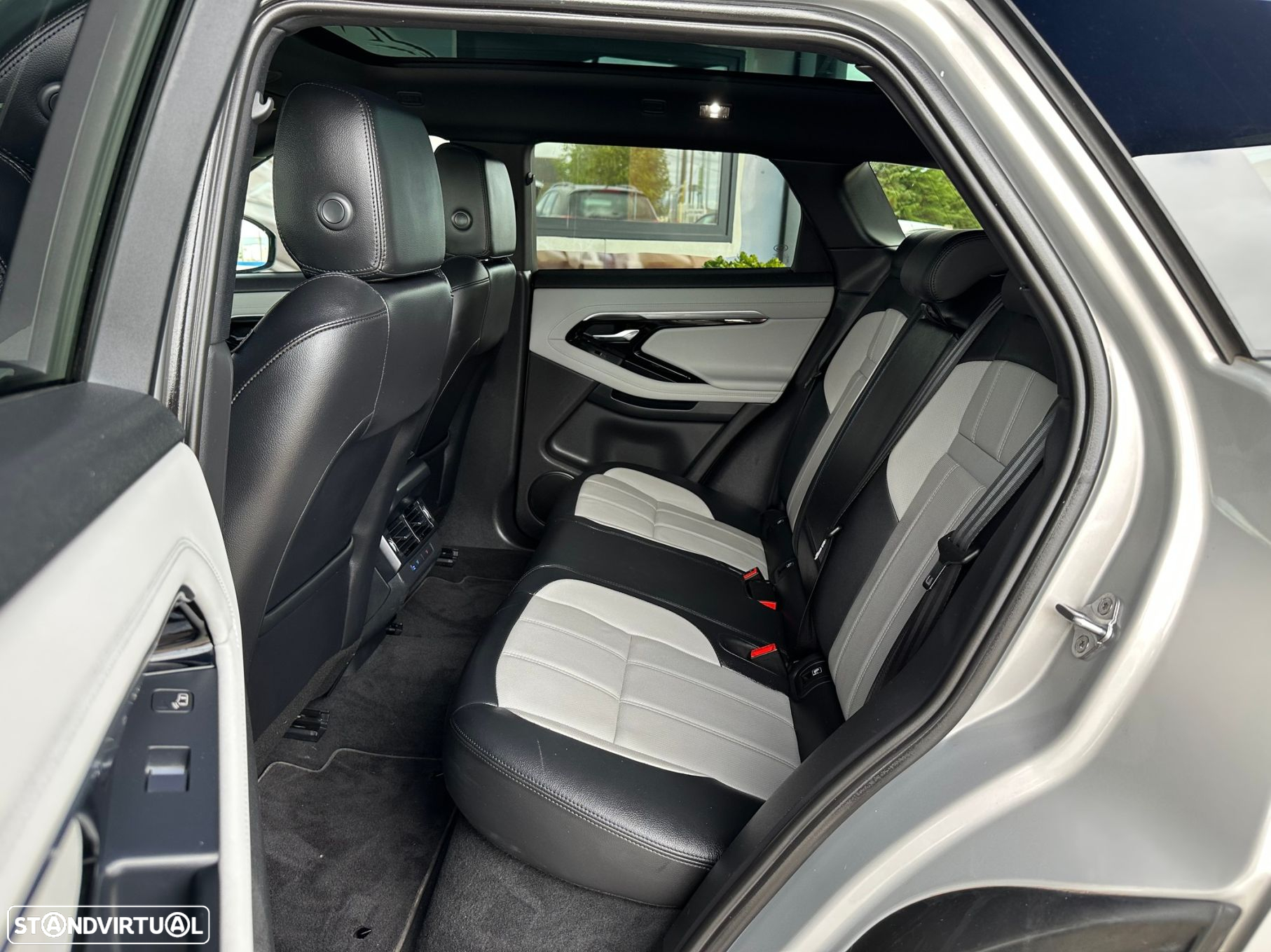 Land Rover Range Rover Evoque 1.5 P300e AWD R-Dynamic S Auto - 51
