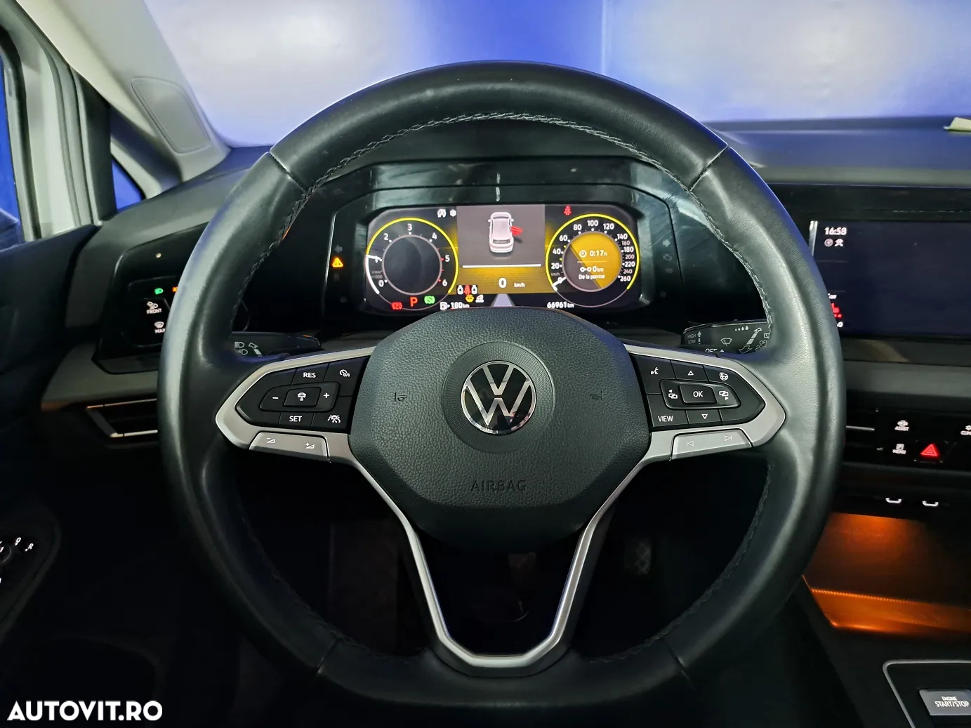Volkswagen Golf - 11