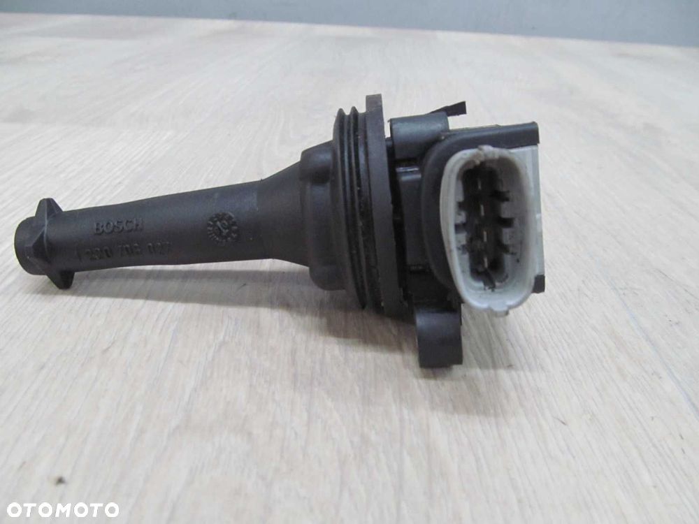 VOLVO S40 V50 S60 C70 V70 III 2.5 T5 CEWKA ZAPLONOWA 30713417 0221604010 - 4