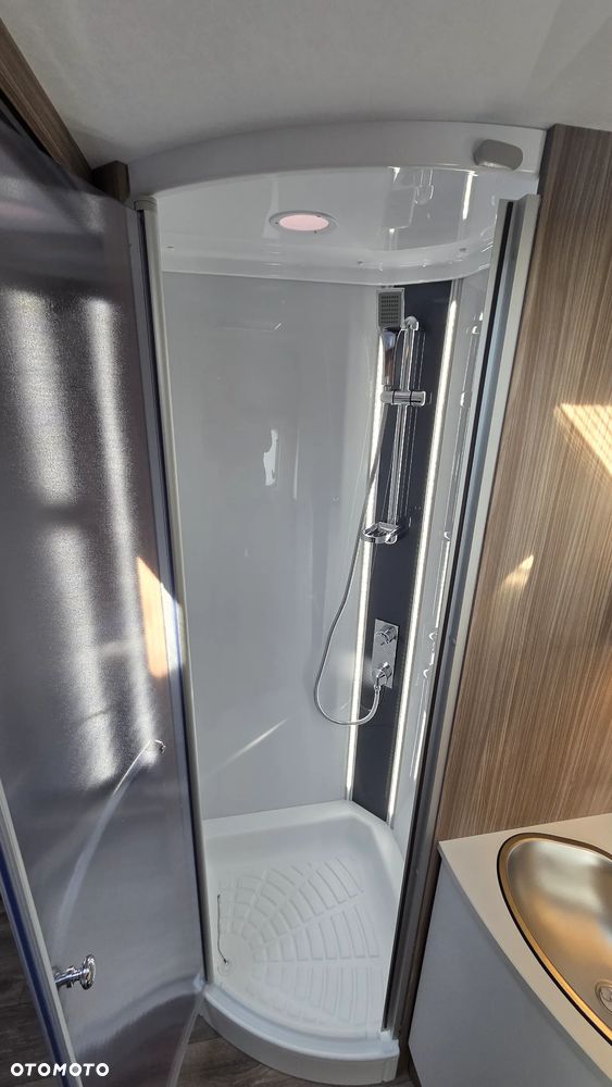 Fendt 650 SFD TENDENZA Klasa Premium! Łóżko królewskie! Kabina prysznicowa! Dostępna od ręki! - 10