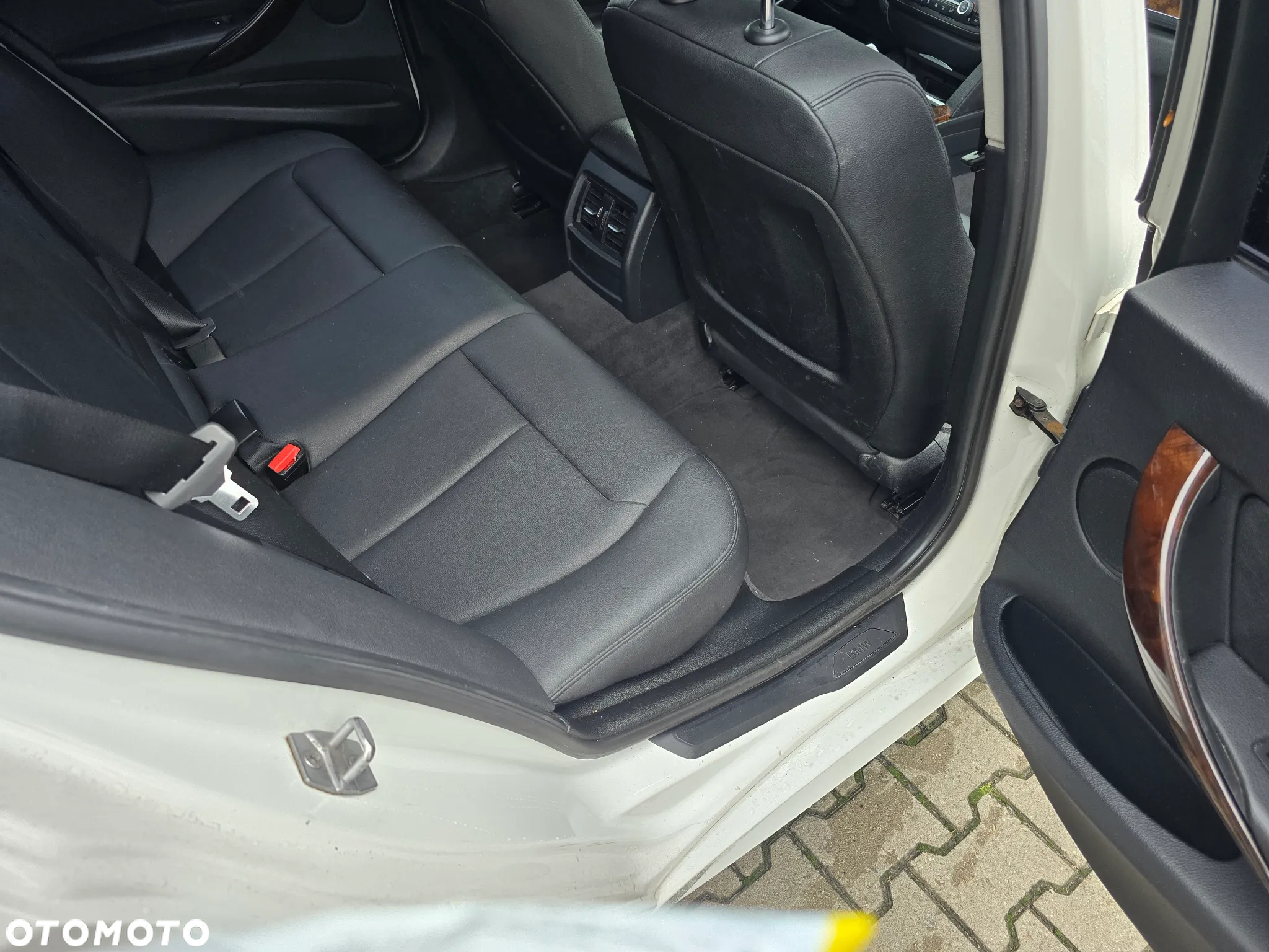BMW Seria 3 328i xDrive - 29
