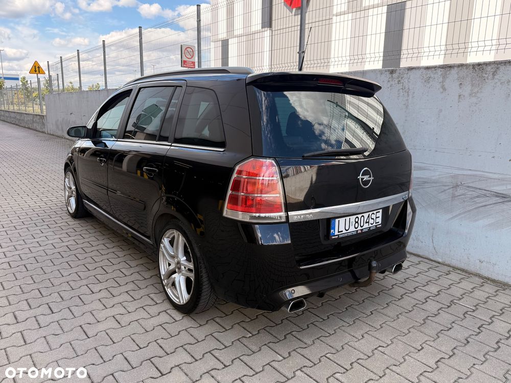 Opel Zafira 2.0 T OPC - 10
