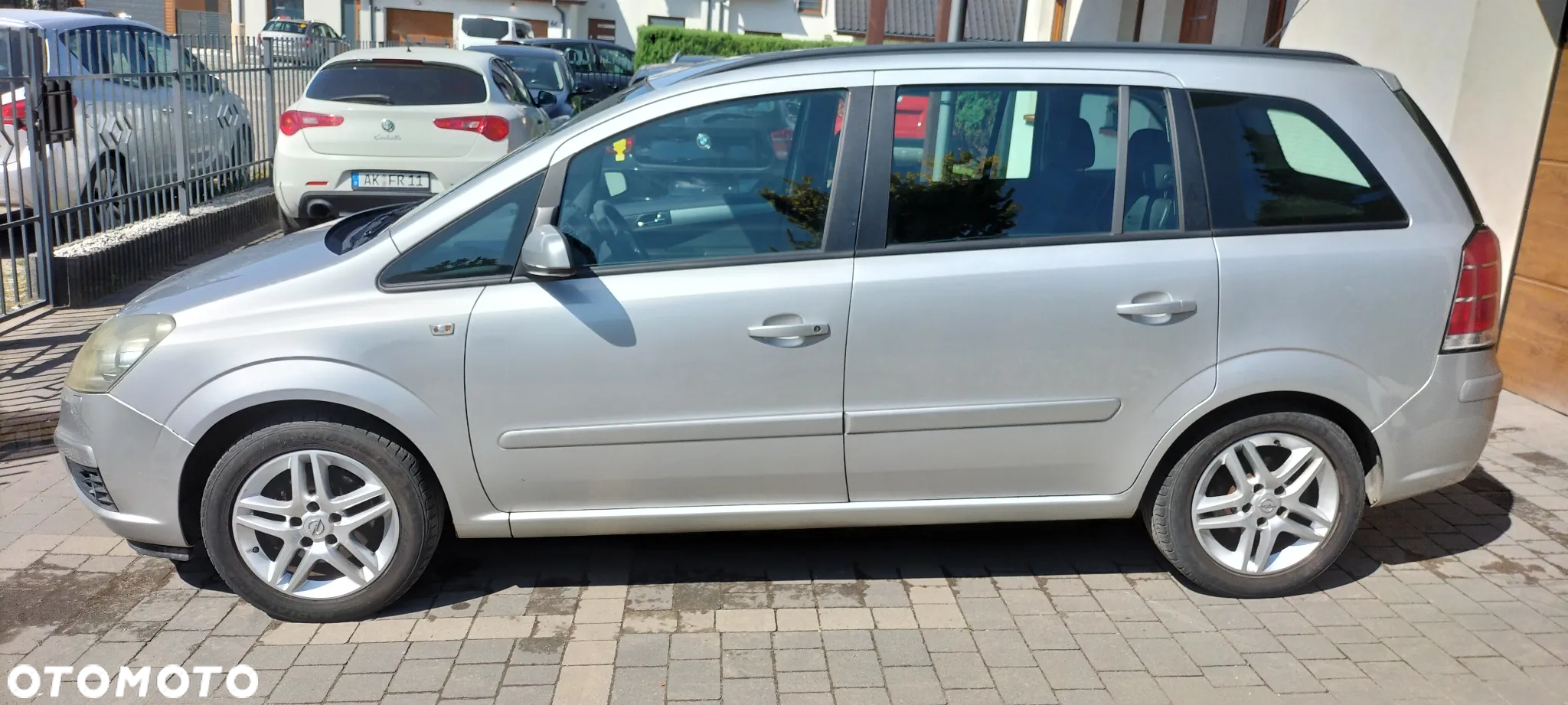 Opel Zafira - 2
