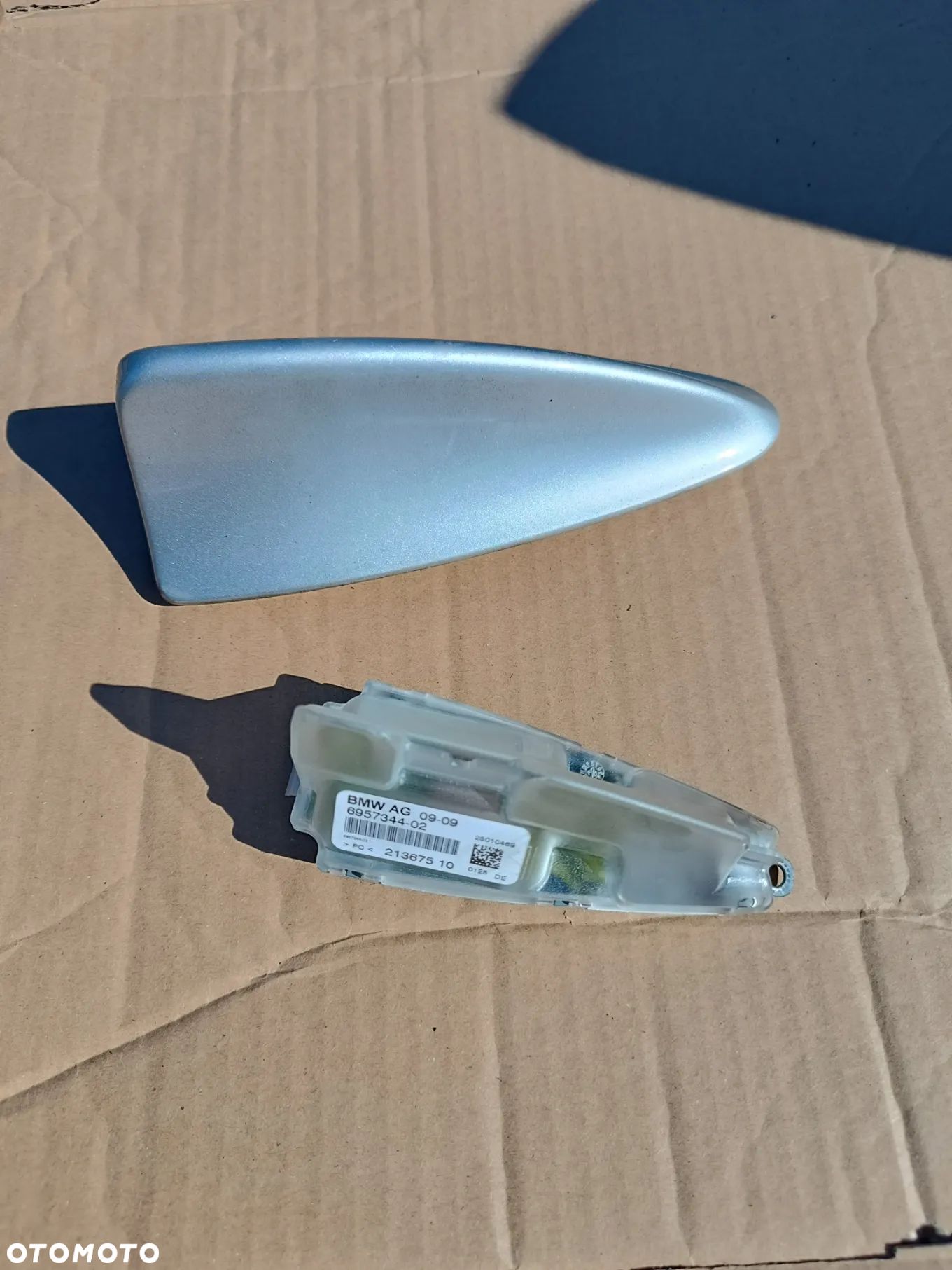 BMW E60 E61  LIFT ANTENA DACHOWA 6957344 SREBRNA PŁETWA - 1