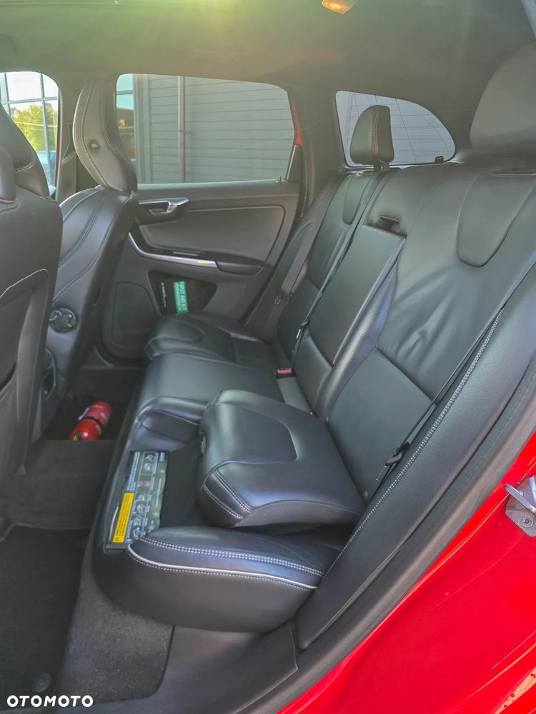 Volvo XC 60 D5 AWD RDesign - 29