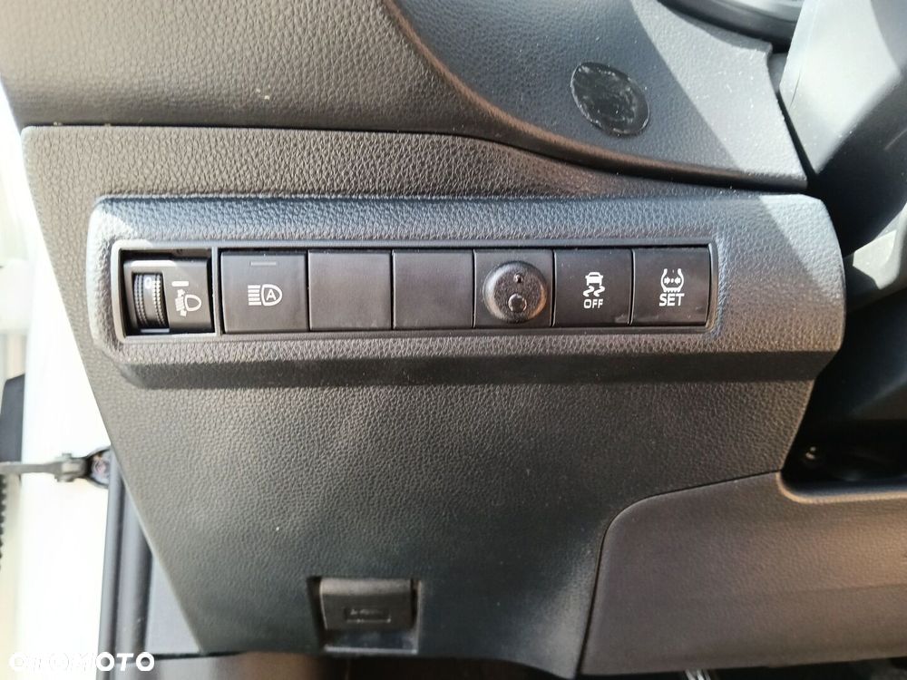 Toyota Corolla 1.8 Hybrid Comfort - 17