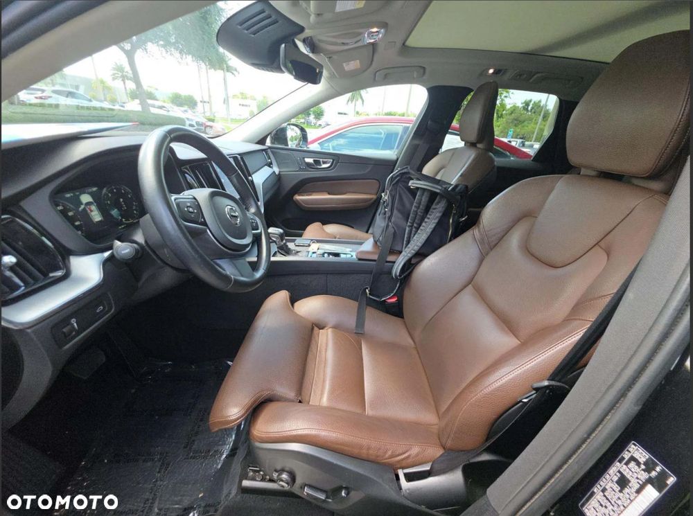 Volvo XC 60 T6 AWD Momentum - 9