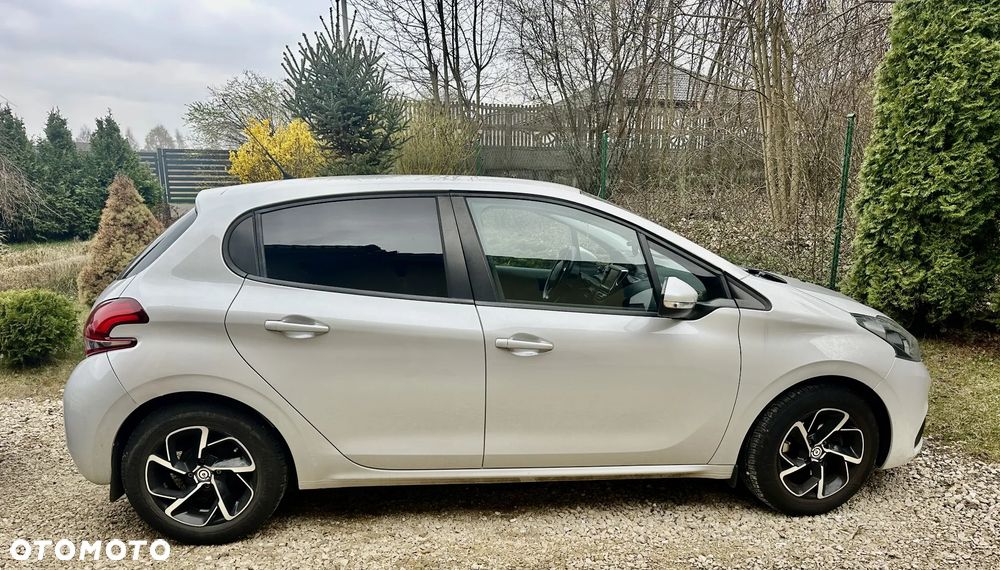 Peugeot 208 1.2 PureTech Allure - 7