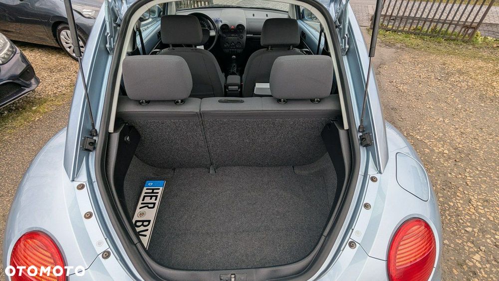 Volkswagen New Beetle - 29