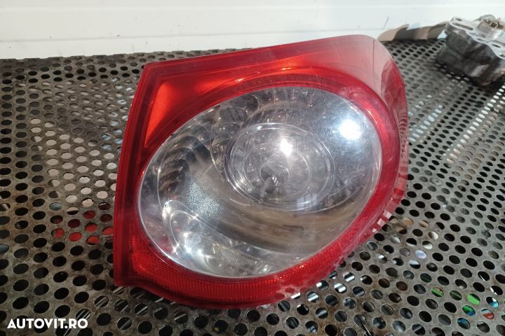 Lampa / Tripla stop dreapta pe aripa 3C9945096N Volkswagen VW Passat - 1