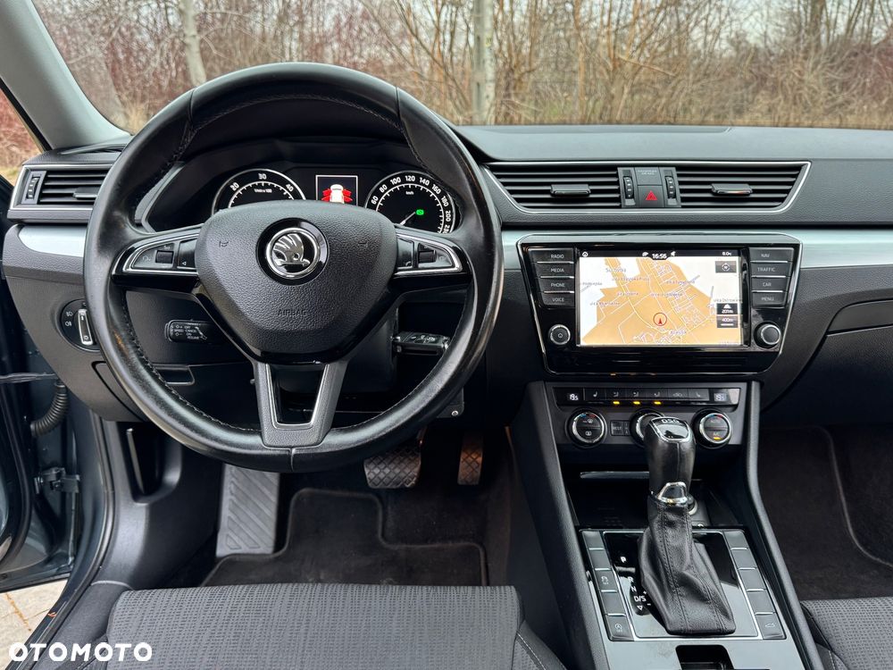 Skoda Superb 2.0 TDI DSG Premium Edition - 37