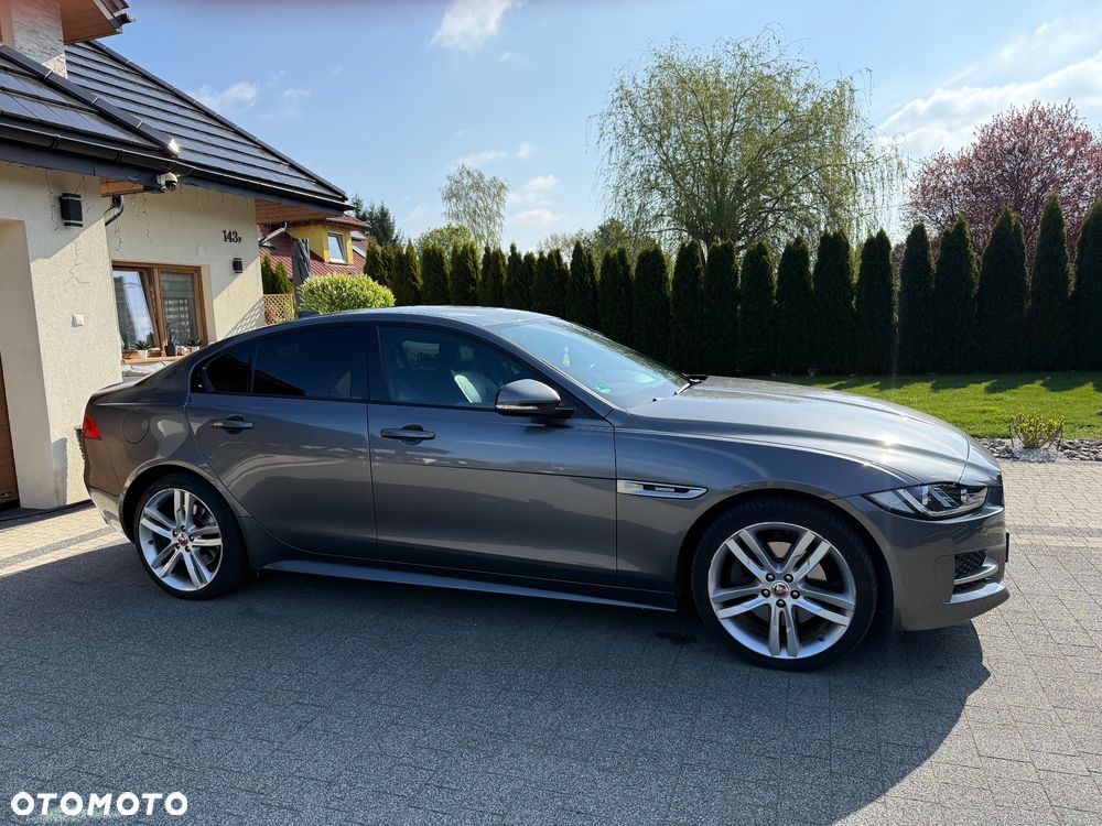 Jaguar XE 20d AWD R-Sport - 9