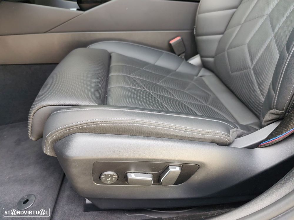 BMW 520 d Pack Desportivo M Pro — fotografia 15