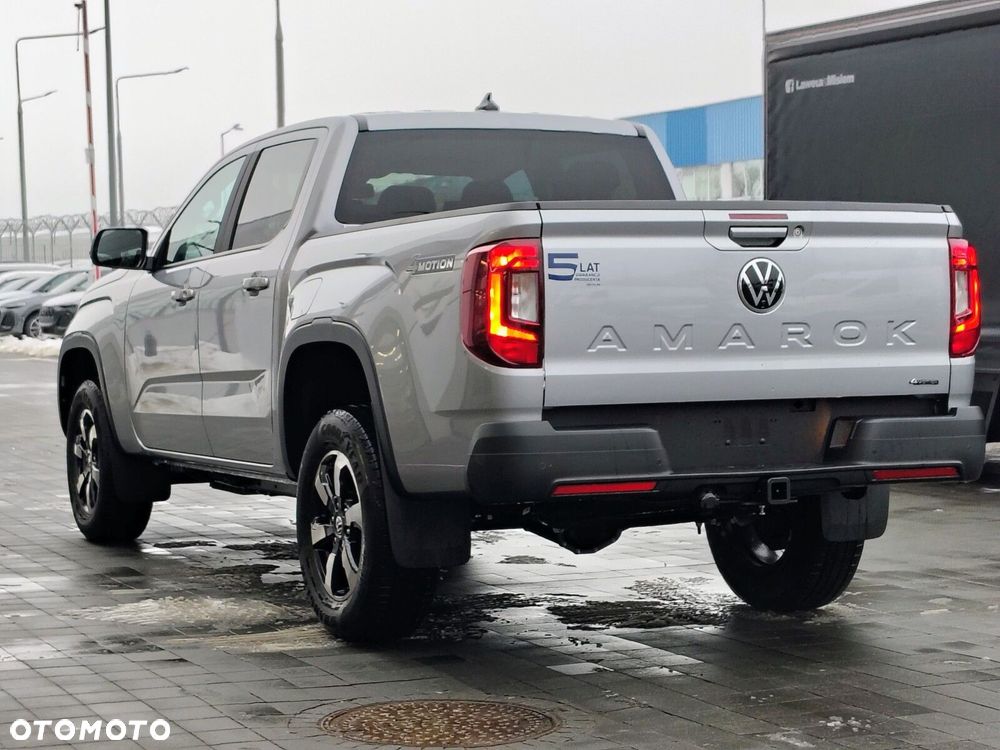 Volkswagen Amarok Life silnik: 2.0 TDI 205 KM / skrzynia biegów: 10-biegowa automatyczna 4MOTION rozstaw osi: 3270 mm - 4