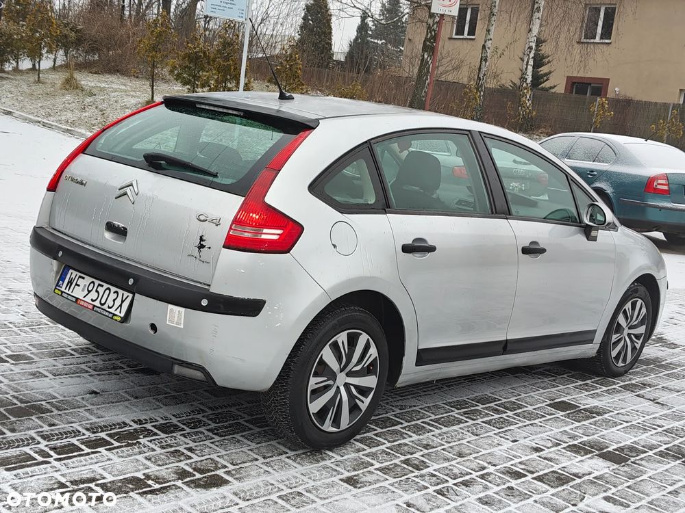 Citroën C4 1.4 16V Equilibre - 10