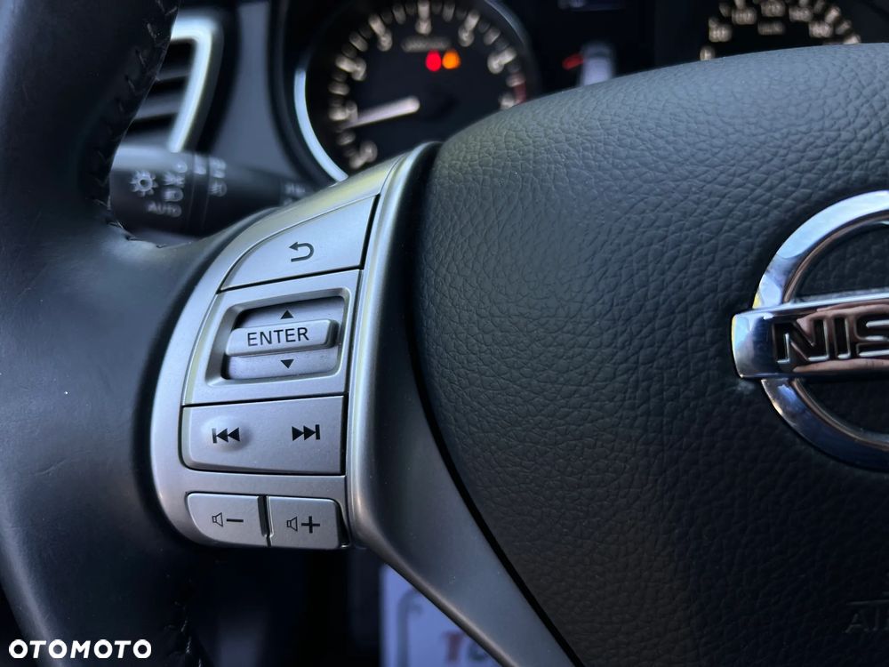 Nissan Qashqai 1.6 DIG-T N-Connecta - 24