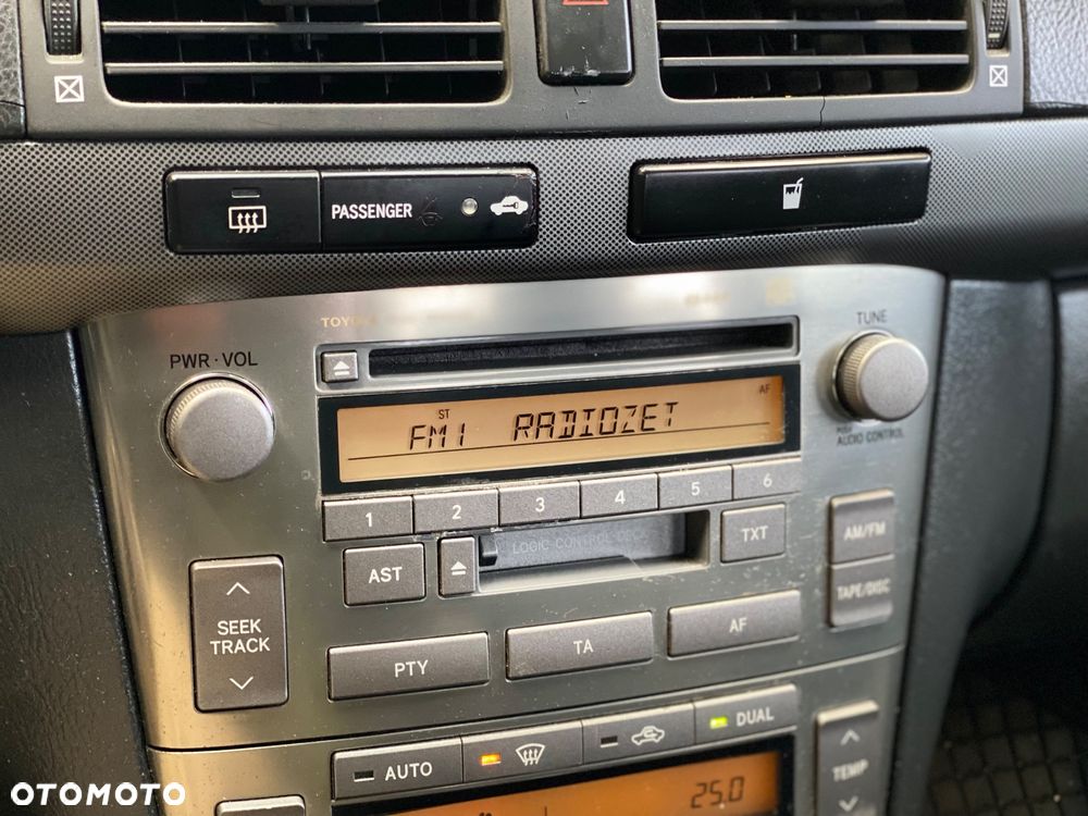 Toyota Avensis 2.0 D-4D Sol - 21