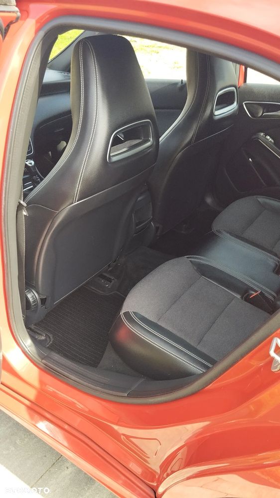 Mercedes-Benz Klasa A 180 (BlueEFFICIENCY) Urban - 19