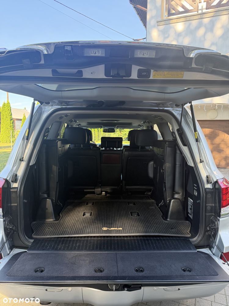 Lexus LX - 4