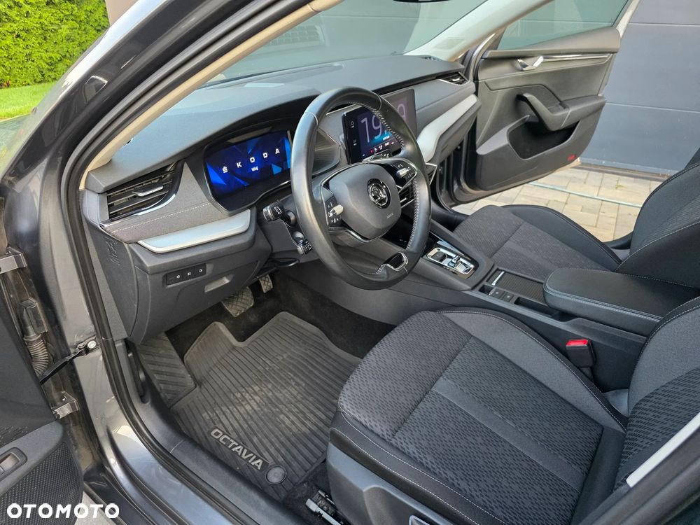 Skoda Octavia 2.0 TDI Style DSG - 11