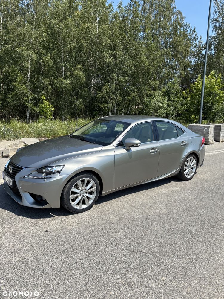 Lexus IS 300h Prestige - 7