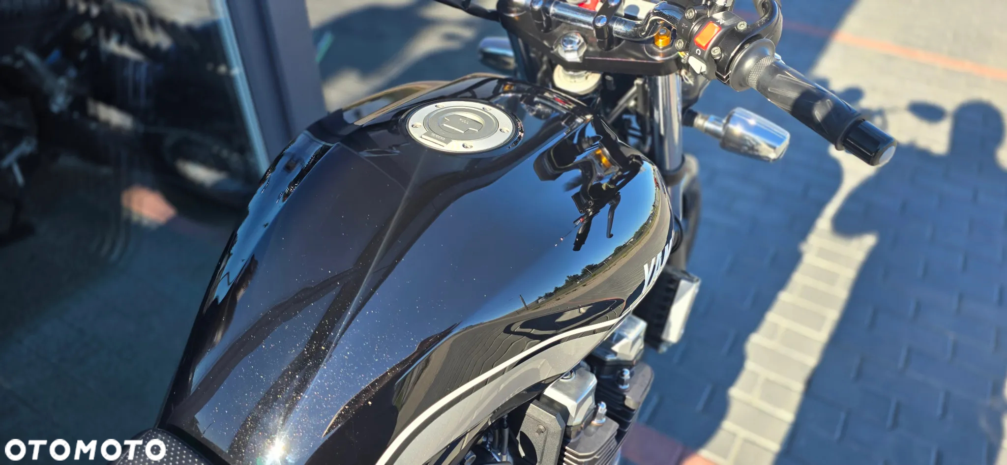 Yamaha XJR - 15