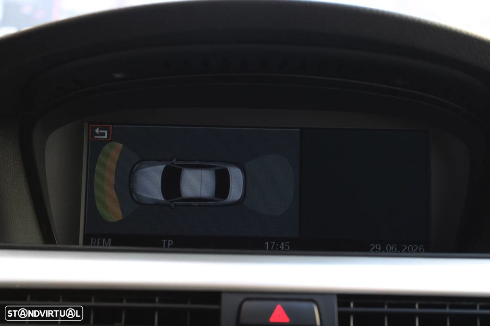 BMW 330 i Auto - 42