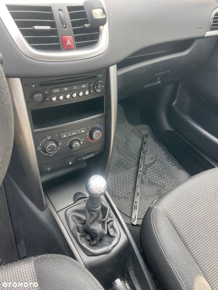 Peugeot 207 - 6