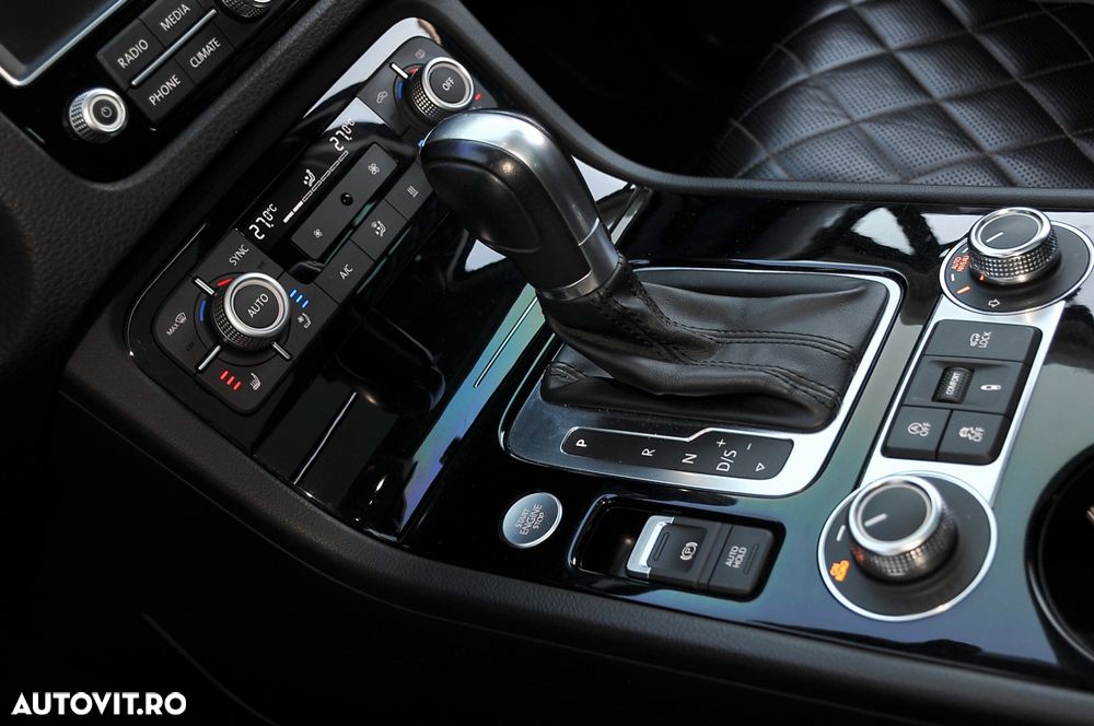 Volkswagen Touareg 3.0 V6 TDI SCR Blue Motion DPF Automatik Executive Edition - 19