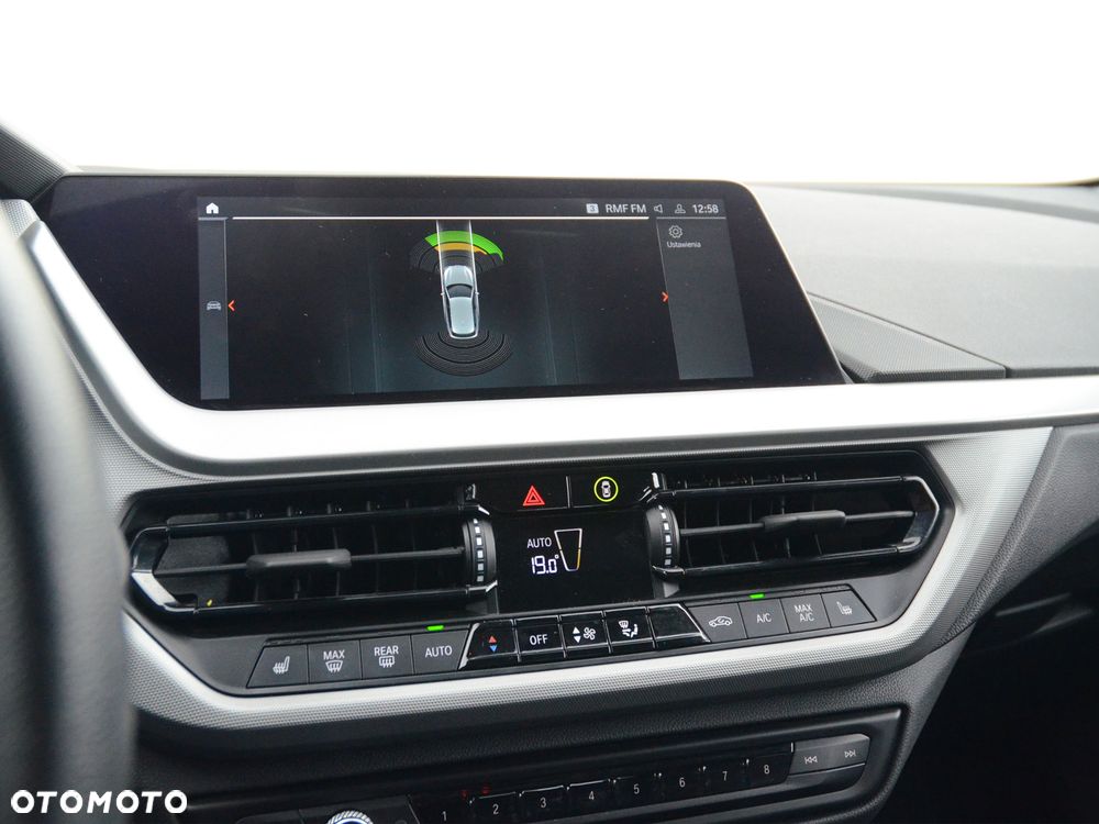 BMW Seria 1 118i Advantage - 21