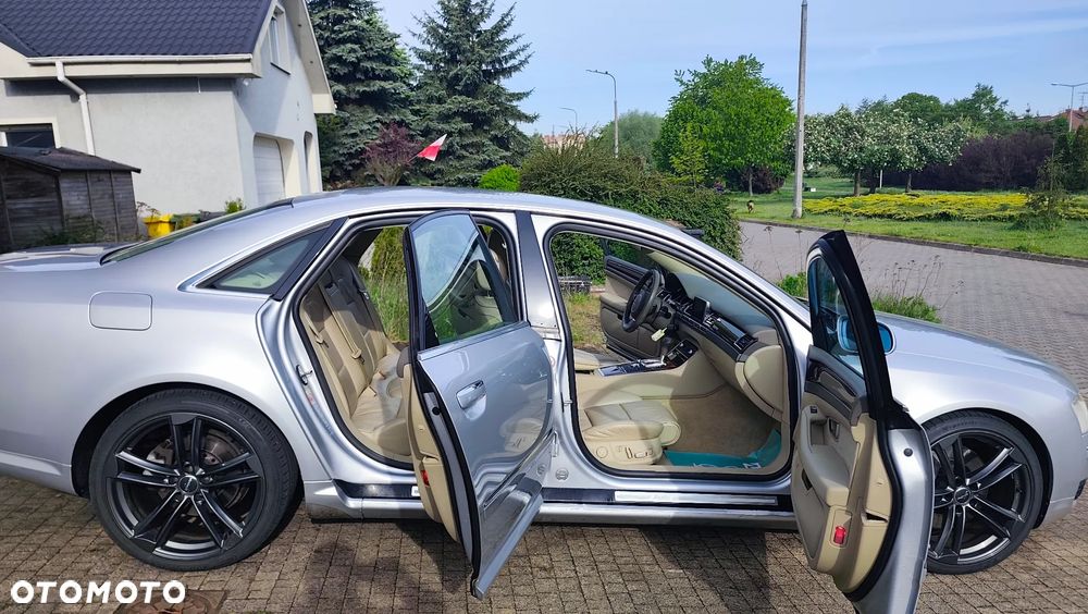 Audi A8 4.2 Quattro - 38