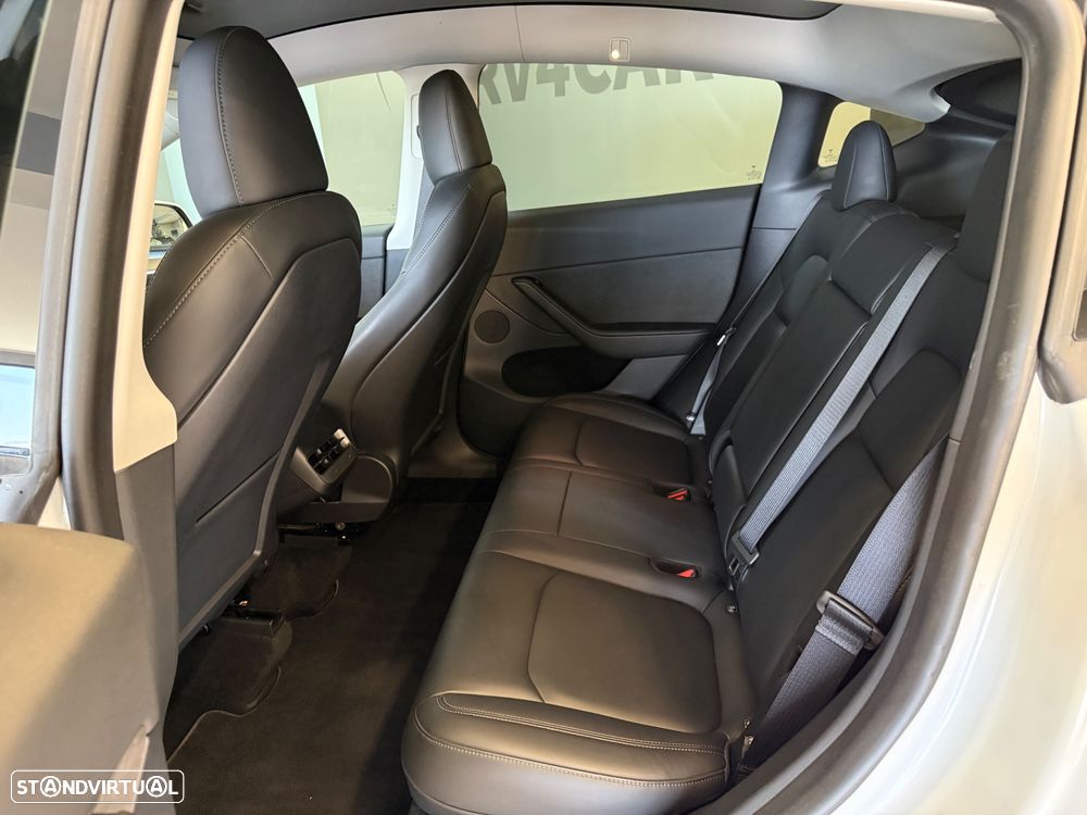 Tesla Model Y Standard RWD - 11