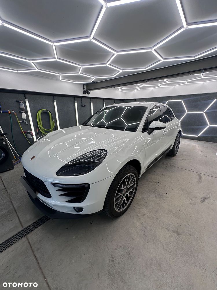 Porsche Macan Standard - 2