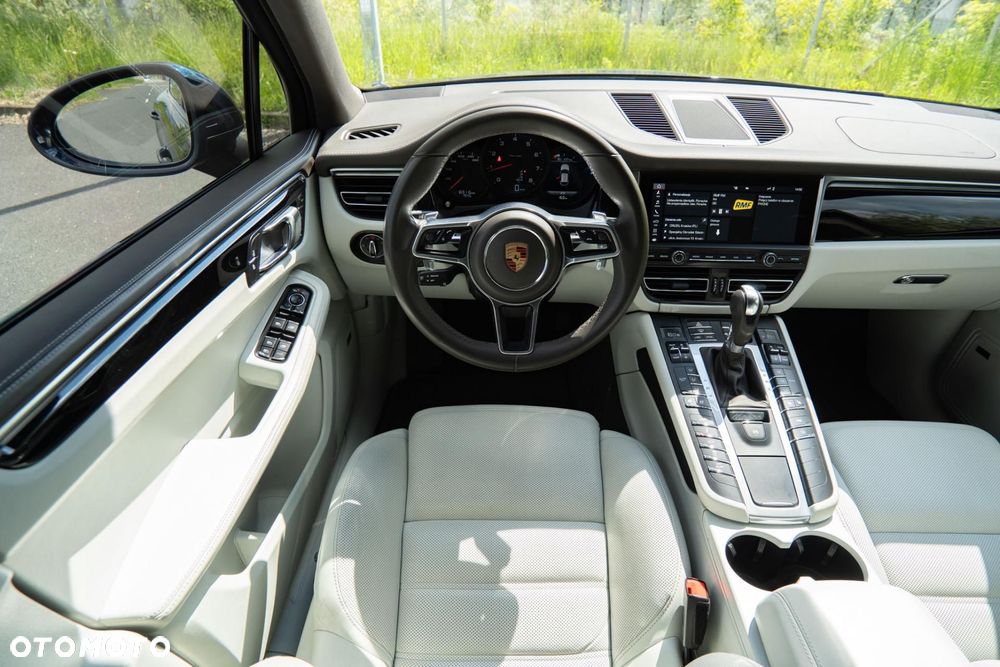 Porsche Macan Standard - 12
