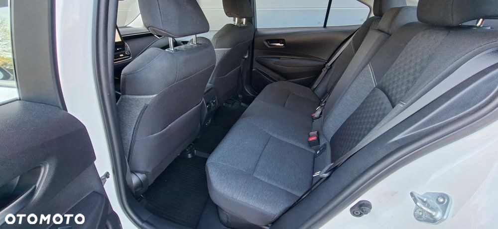 Toyota Corolla 1.8 Hybrid Comfort - 23