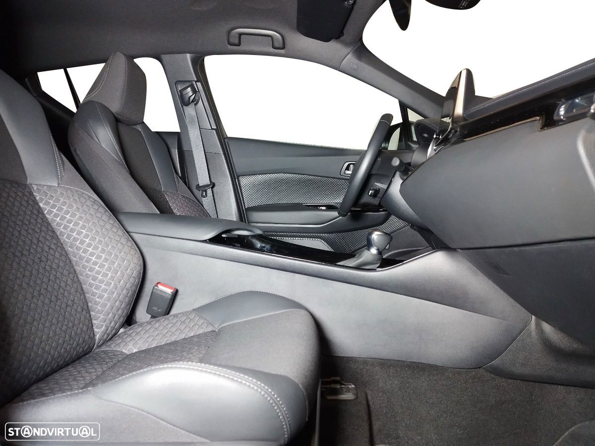 Toyota C-HR - 6