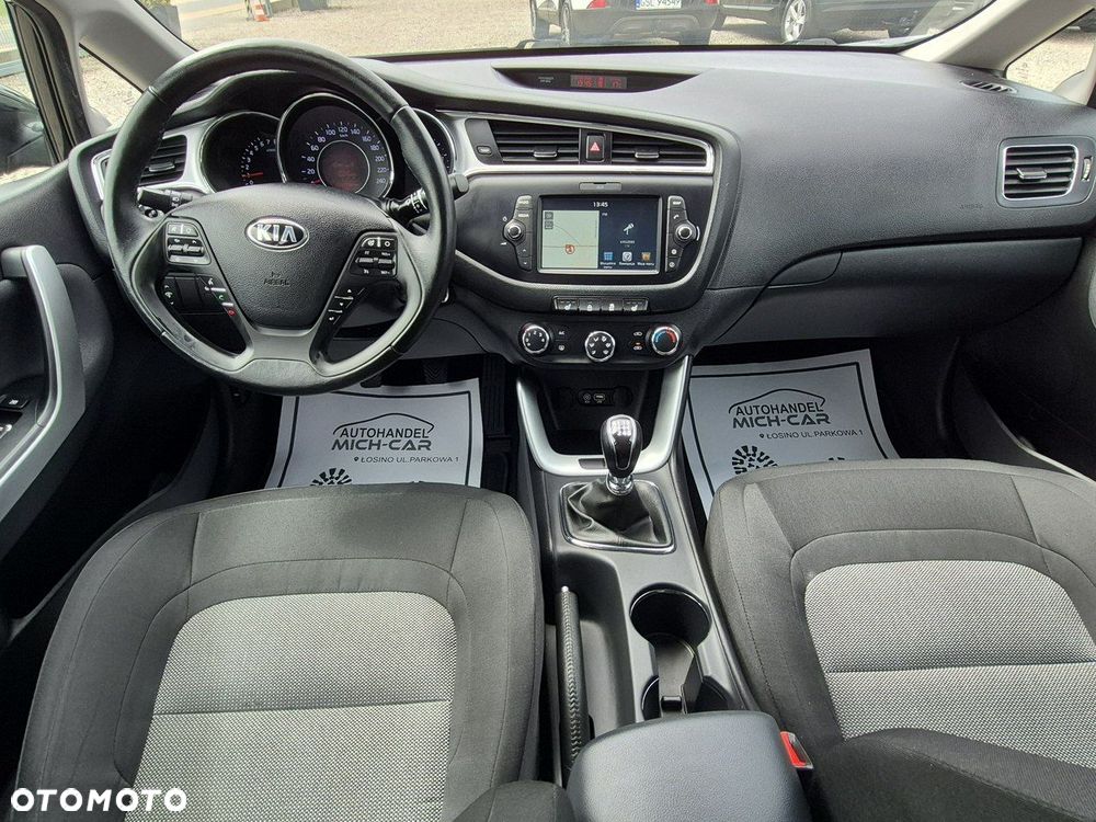 Kia Ceed - 11