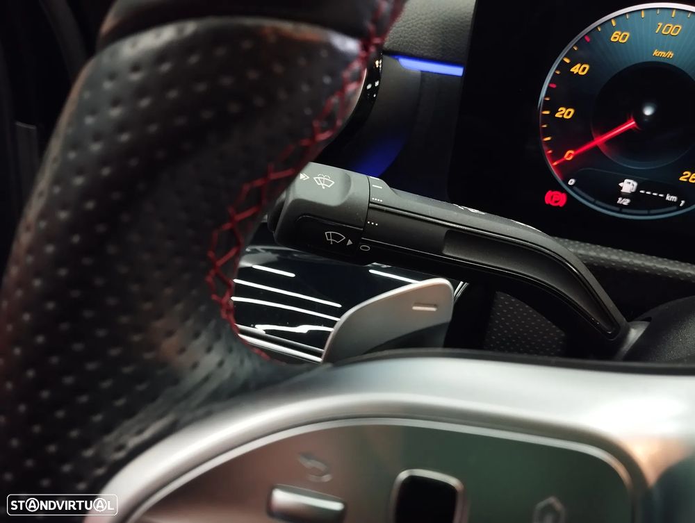 Mercedes-Benz A 250 Limousine e AMG Line - 24