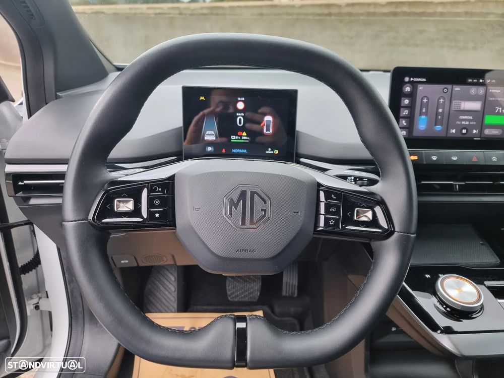 MG MG4 64 kWh Comfort - 12