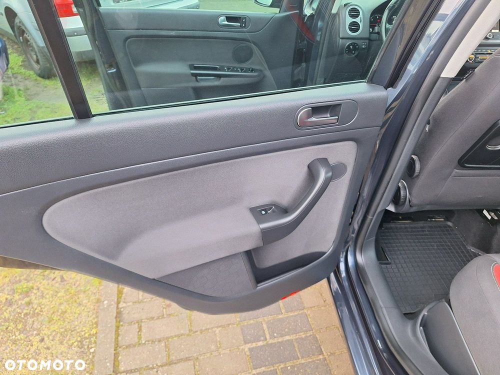 Volkswagen Golf Plus 1.6 TDI DPF MATCH - 13