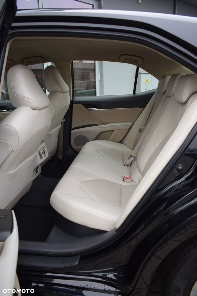 Toyota Camry 2.5 Hybrid Comfort CVT - 14